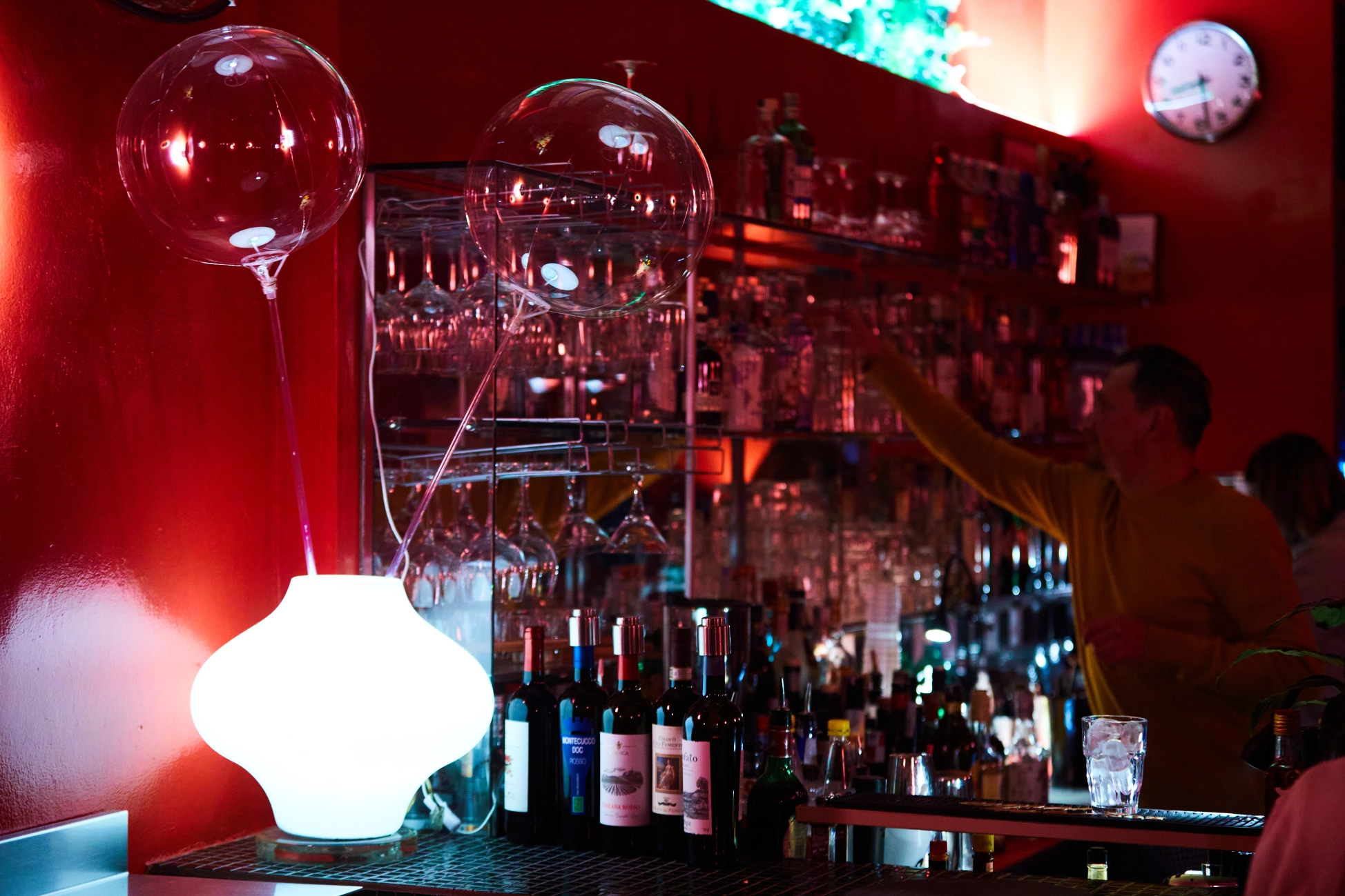 Live music and entertainment